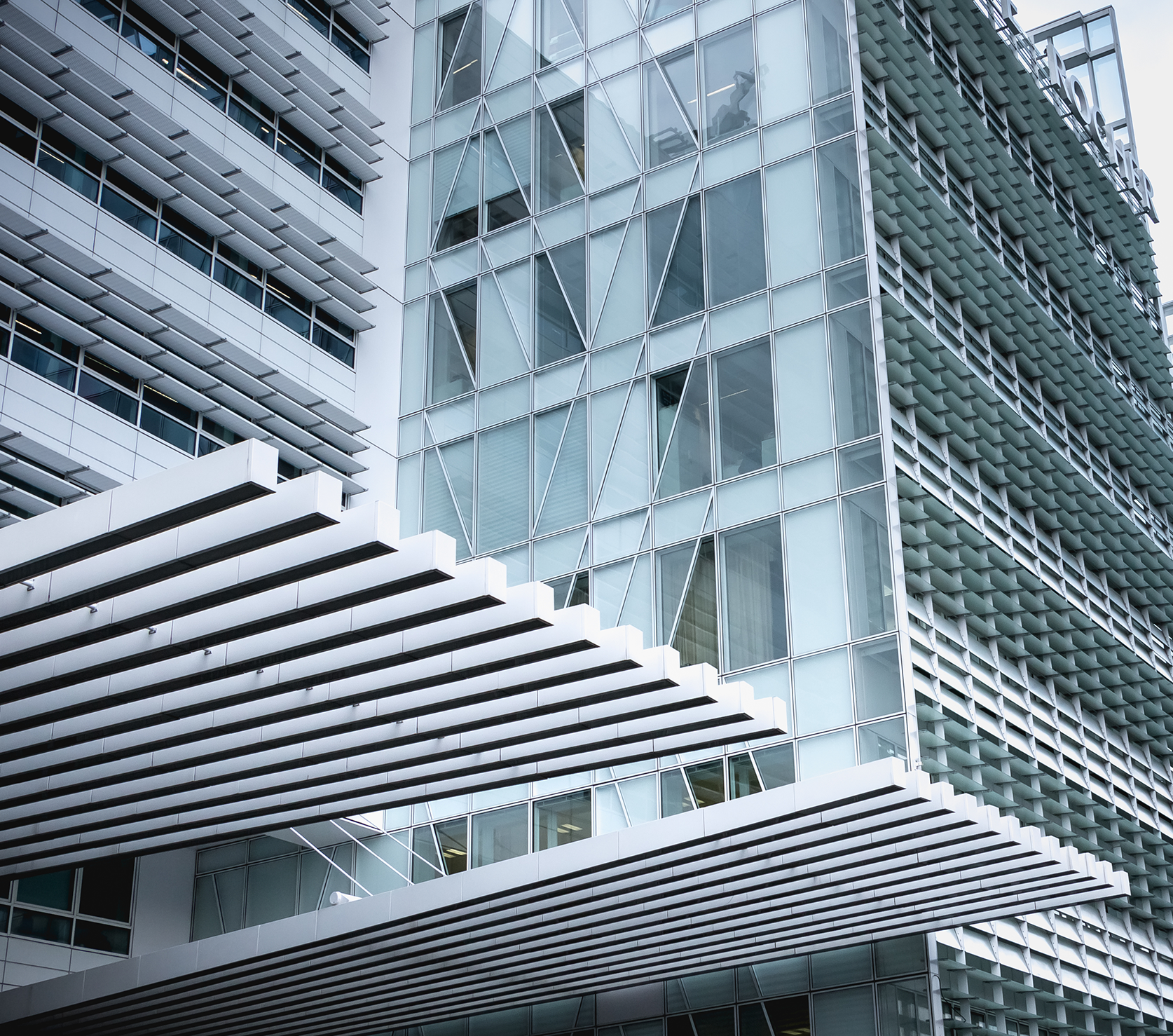 Abogados para permiso de residencia por inversión inmobiliaria en España