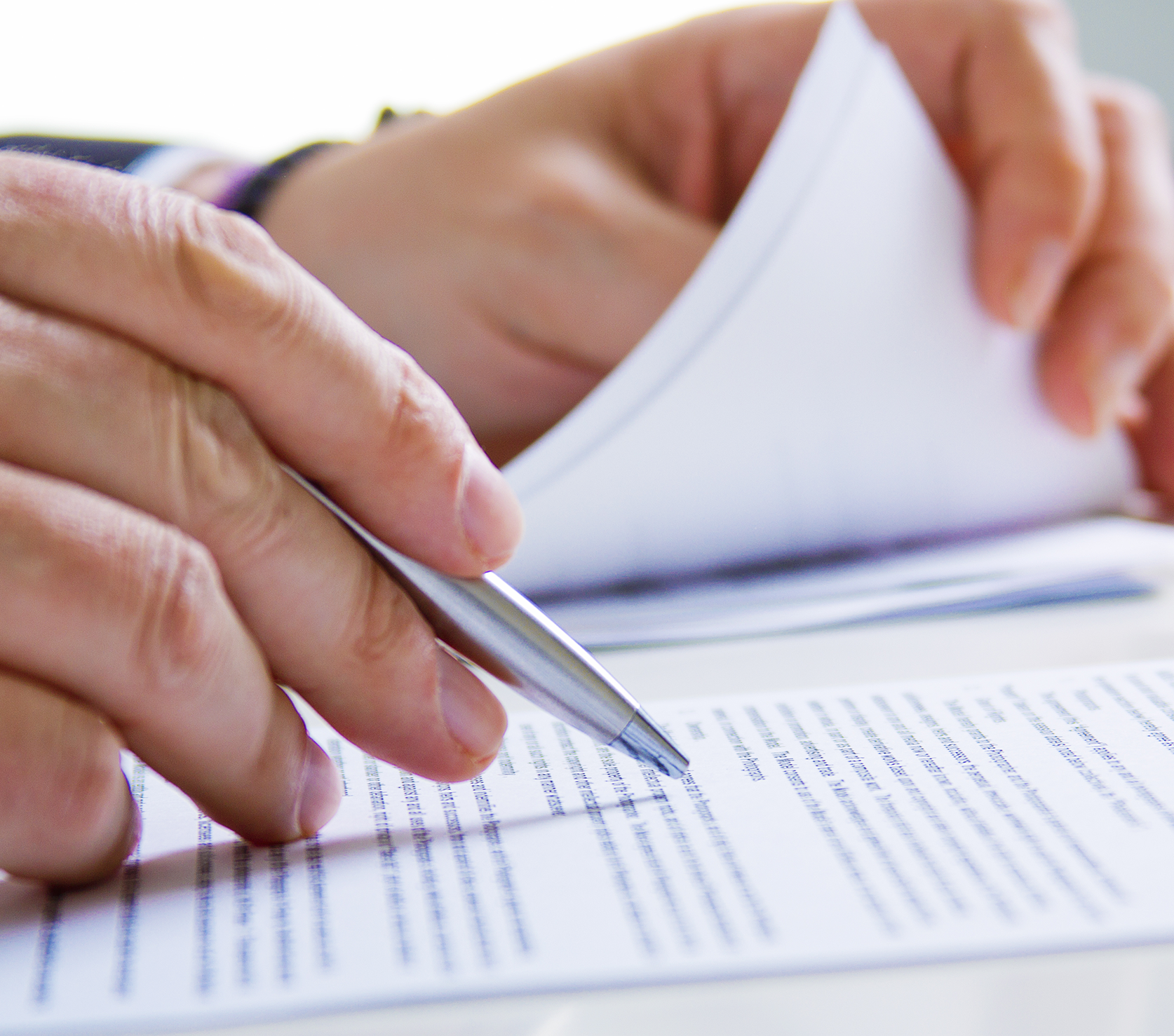 Abogados para la revisión de contratos de arras