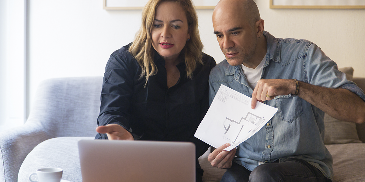 Como evitar cargas y deudas en una compraventa inmobiliaria en España